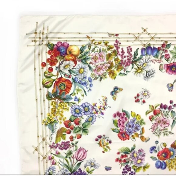 GUCCI Floral Fruit Motif Scarf 100% Silk EUC - Picture 2 of 8